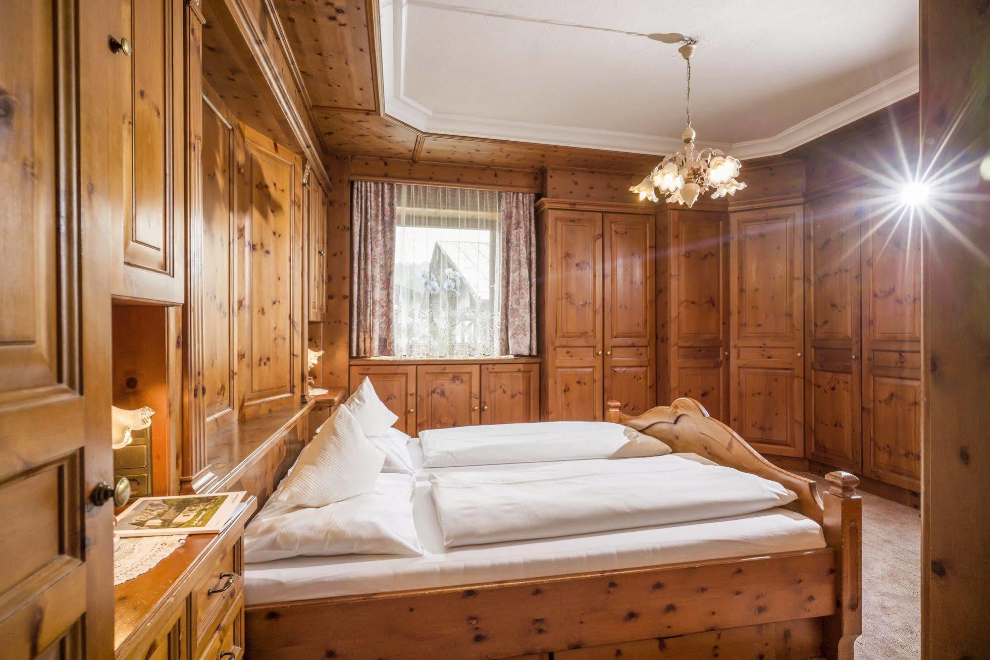 Hotel Restaurant Gradlwirt Niederndorf  المظهر الخارجي الصورة