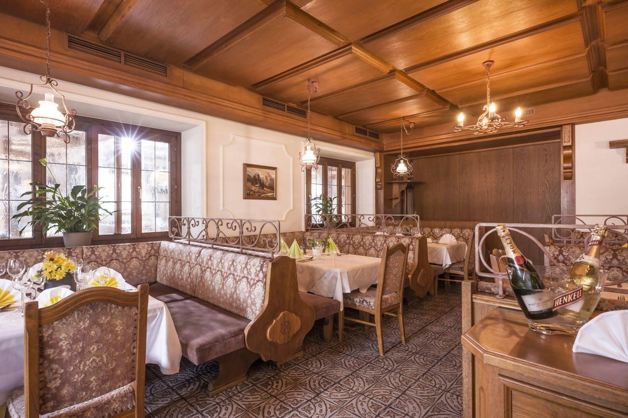 Hotel Restaurant Gradlwirt Niederndorf  المظهر الخارجي الصورة